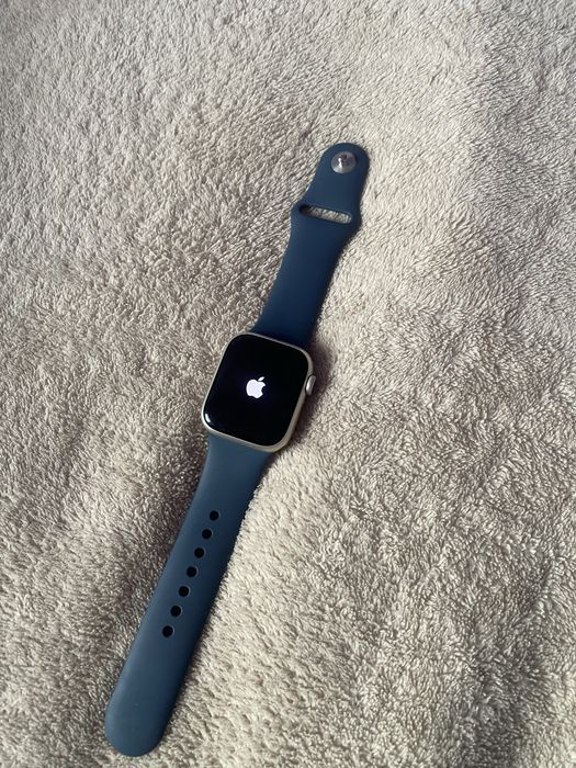 Продам Apple Watch 7