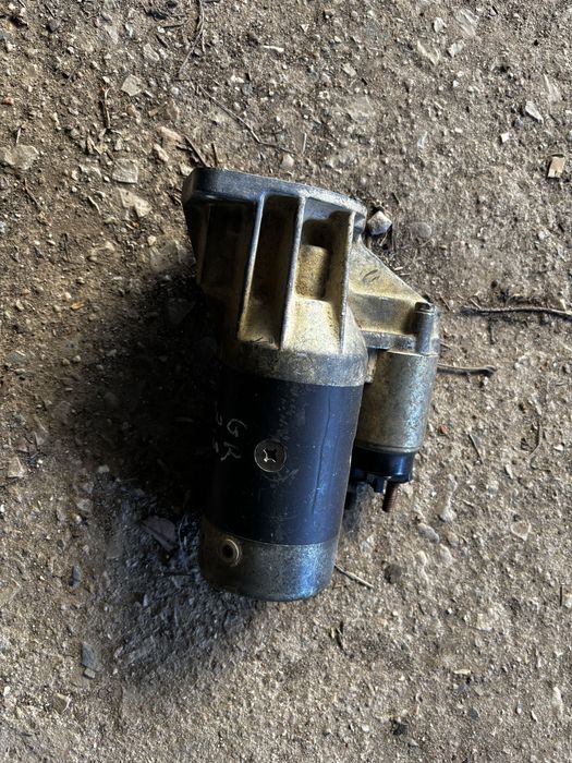Vendo motor de arranque rd28