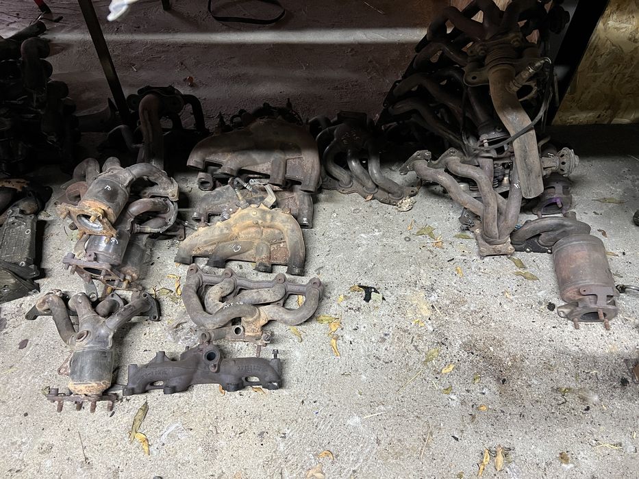 Колектор впускний випускний Volkswagen Bora Skoda Golf 4 Гольф 4 Fabia