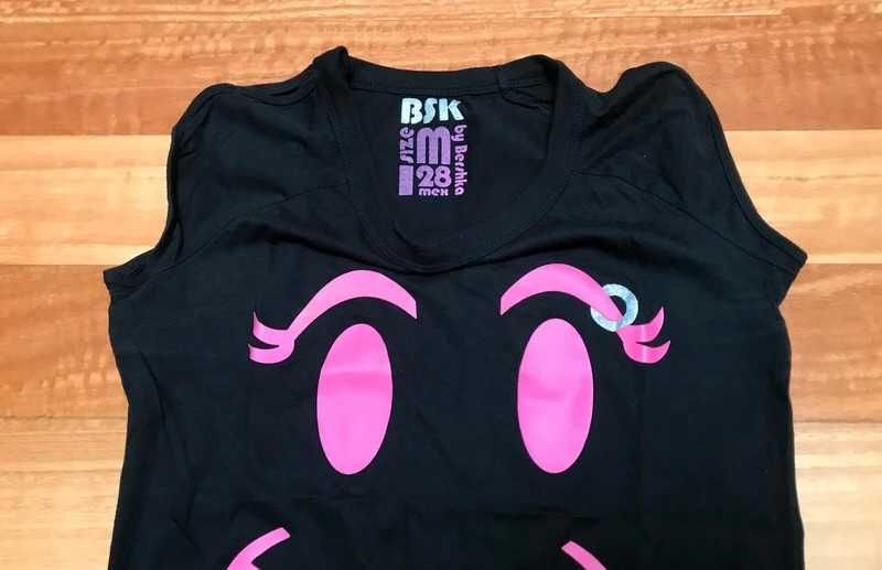T-shirt preta da Bershka