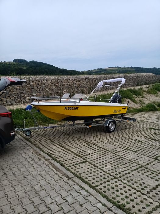 Łodz motorowa z przyczepa