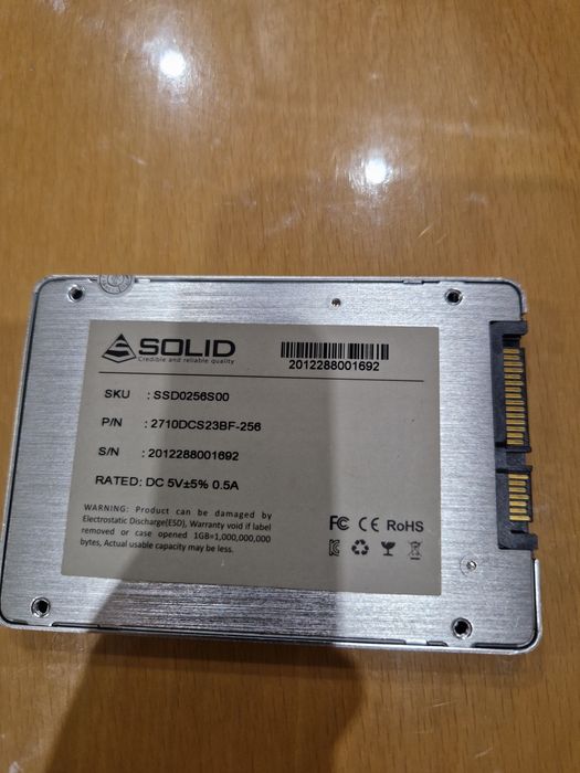 Ssd 256gb sata3 майже новий мала нароботка  Диск ssd  для ноутбука або системника
