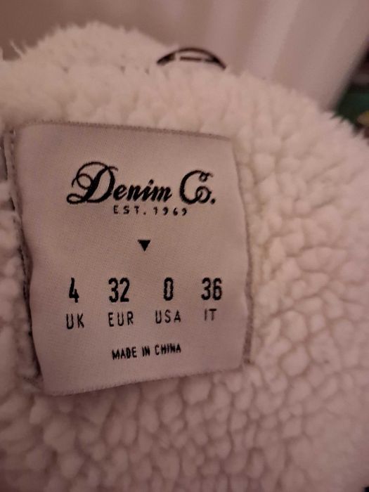 Jaqueta Denin Co. e casaco Breskha.