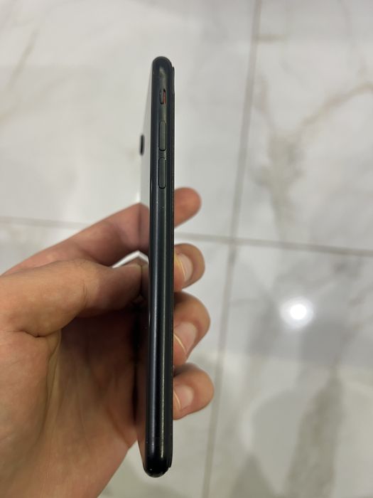 Iphone SE 2020 продам