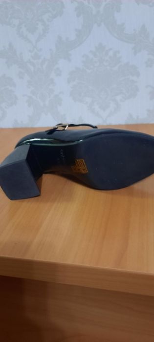 туфлі з натуральної шкіри в ідеальному стані 33 розмір