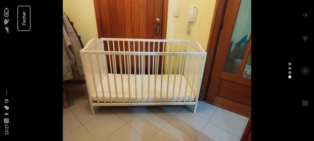 Cama de Bebé do IKA