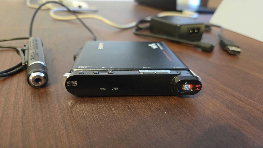 SONY MiniDisc RH1 walkman