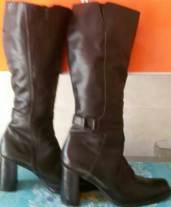 Сапоги черные (кожа)зимние женские на меху 40 размер.