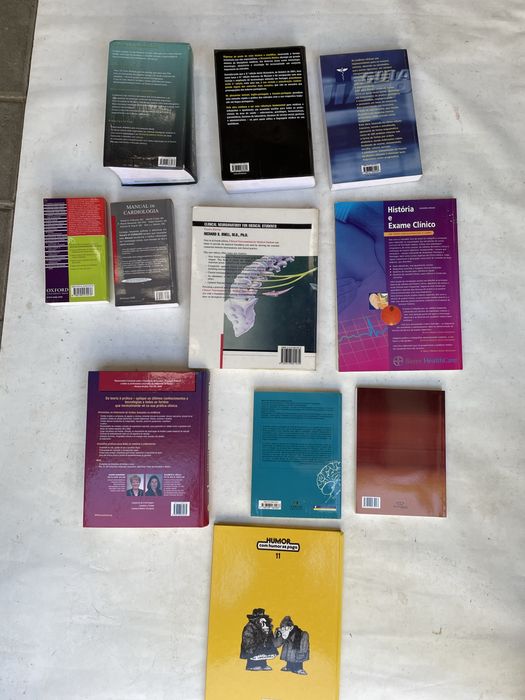 Vendo livros de Medicina e outro
