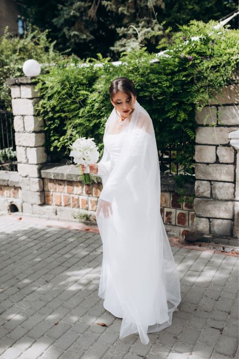 Ніжна весільна сукня