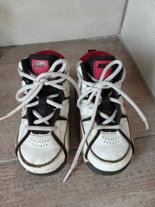 Дитячі кросівки nike 22 р