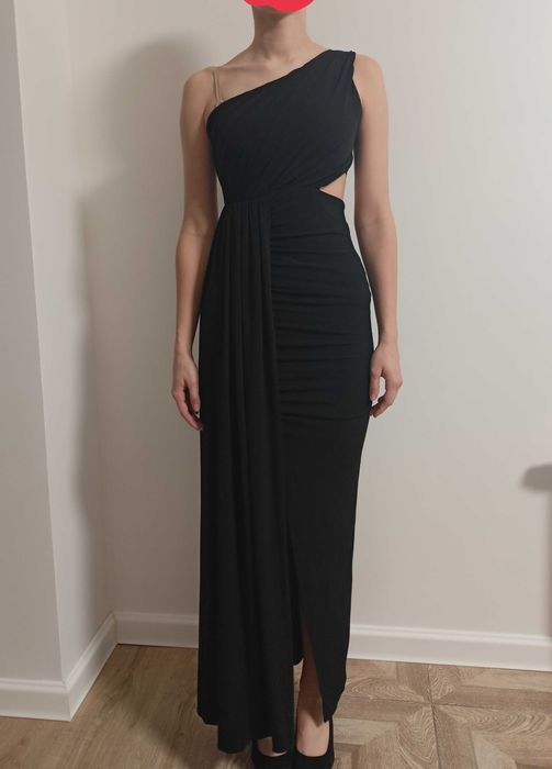 Sukienka długa czarna studniówka