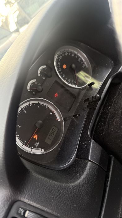 GOLF 4 1.9 TDI 100 CV VARIO MATERIAL DISPONIVEL