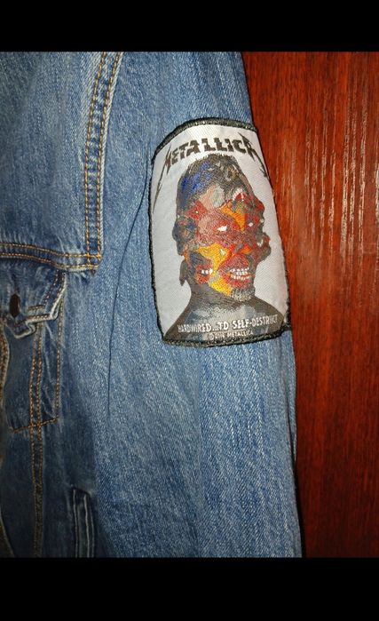 Kurtka jeansowa "Levi's", rozmiar S/M, w dobrym stanie. Pozdrawiam.