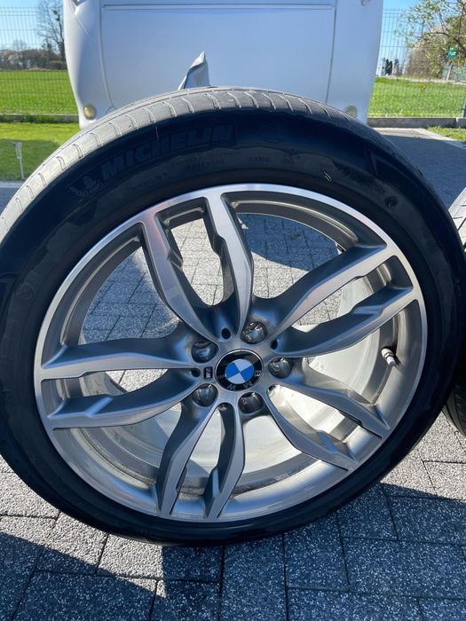 Witam, do sprzedania komplet 4 felg M Pakiet BMW X3