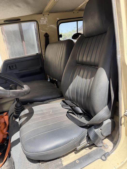 Toyota Dyna 150 7 comercial ligeiros