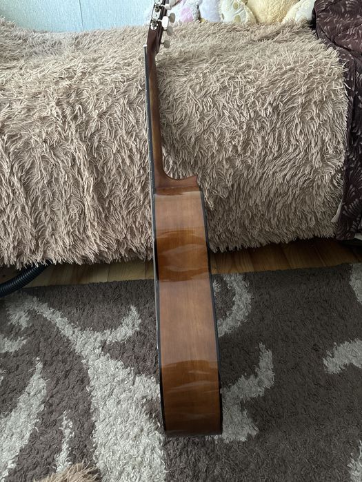 Класическая гитара c40.