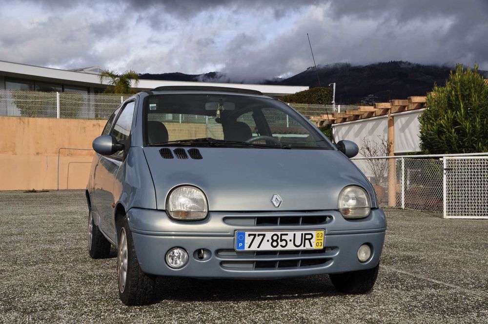 Renaul Twingo Cinzento