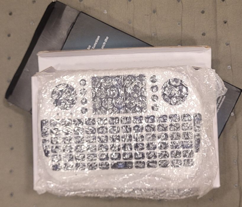 Mini Keyboard (like new)64309885097858123