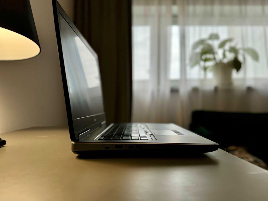 Laptop Dell Precision 7720 i7-7820HQ, mobilna stacja robocza