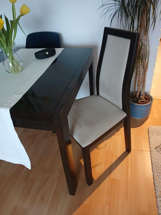 Stół jadalny+ 4 krzesła bdb stan