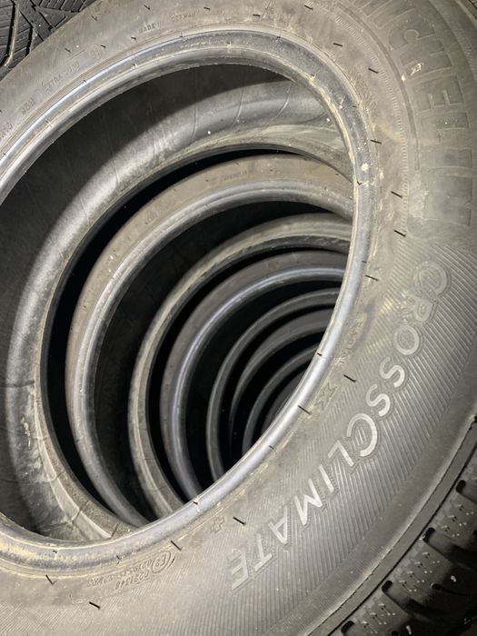 Шини б/у  всесезоні 205/60 16 Michelin Cross Climate