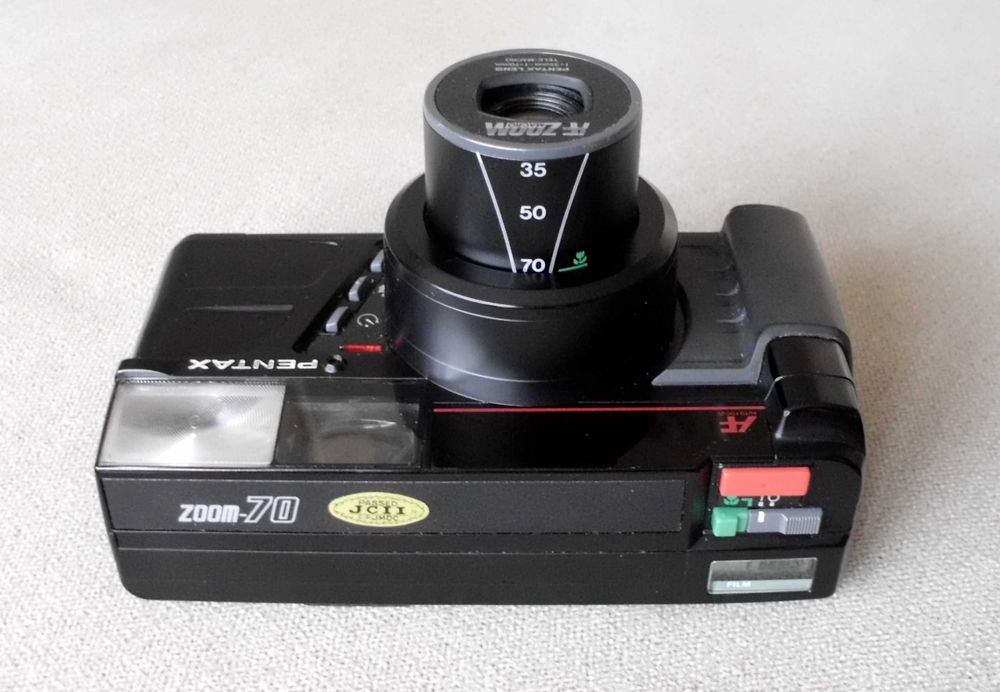 Pentax zoom 70  - kompakt na kliszę.