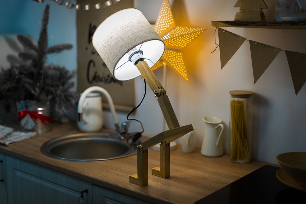 Настольная лампа - человечек