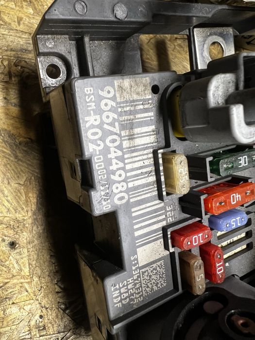 BSM Skrzynka bezpieczników Citroen Peugeot L01 L02 L04 R01 R02 R05