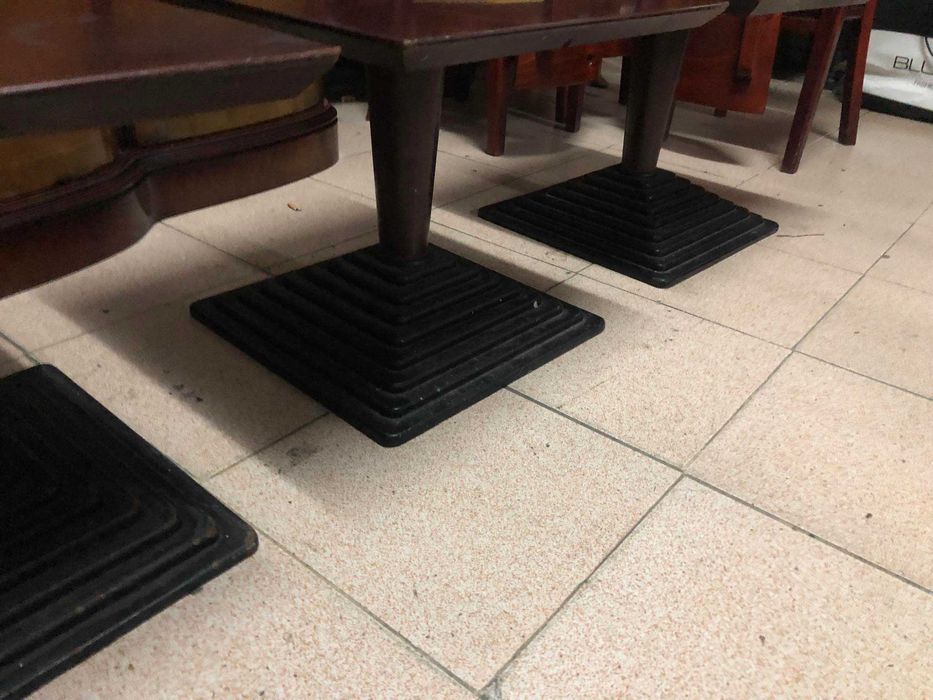 6 mesas pequenas em ferro fundido usadas preço para as 6