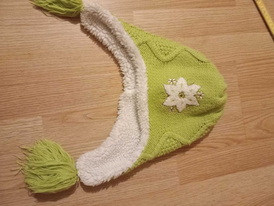 sprzedam czapkę dziewczęcą