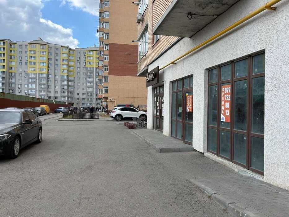 (7)  Продаж комерційного приміщення (8813)