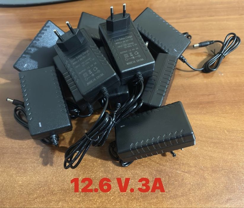 Зарядний  пристрій / адаптер 12.6V  3A  Li-ion