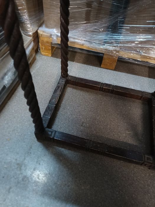 Stolik antyczny z litego drewna z szufladą