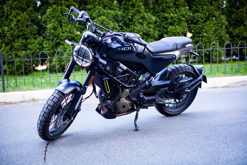 Husqvarna Svartpilen 401 2023 года. Веселый