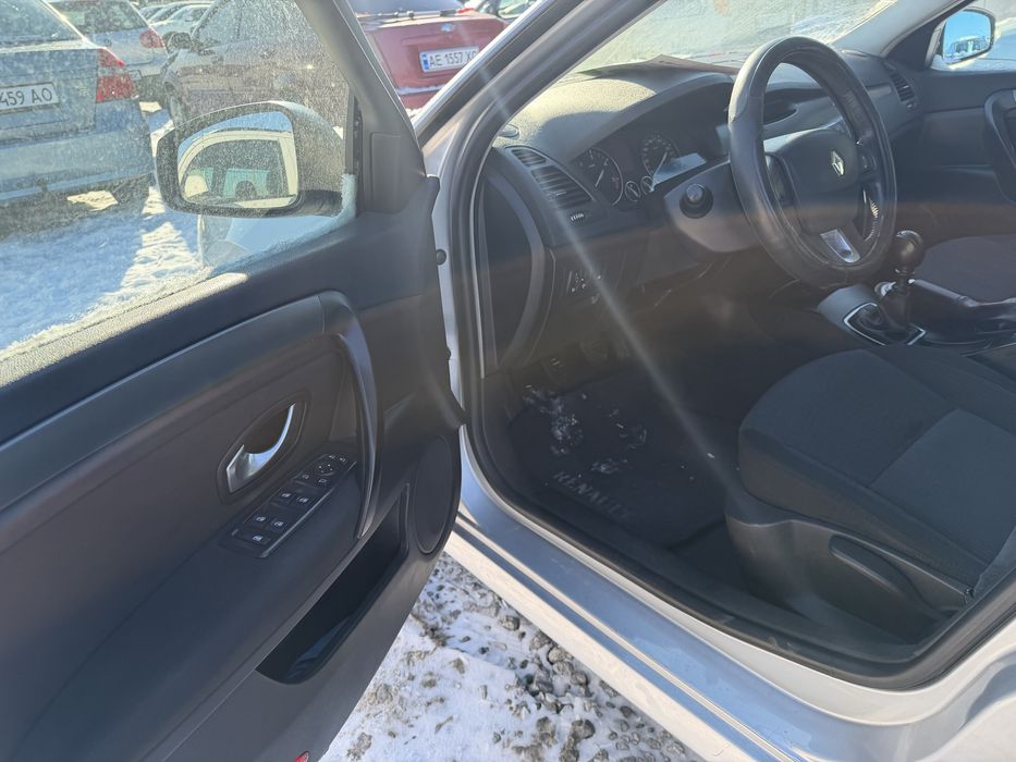 Рено лагуна 2.0 дизель ідеальний стан