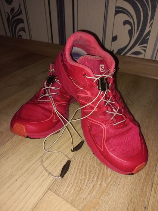SALOMON サベージ 25,5 レッド 二回ほど使っています。長期保管品 кроссовки salomon бу червоні - купити чоловіче взуття - Ціна на OLX.ua