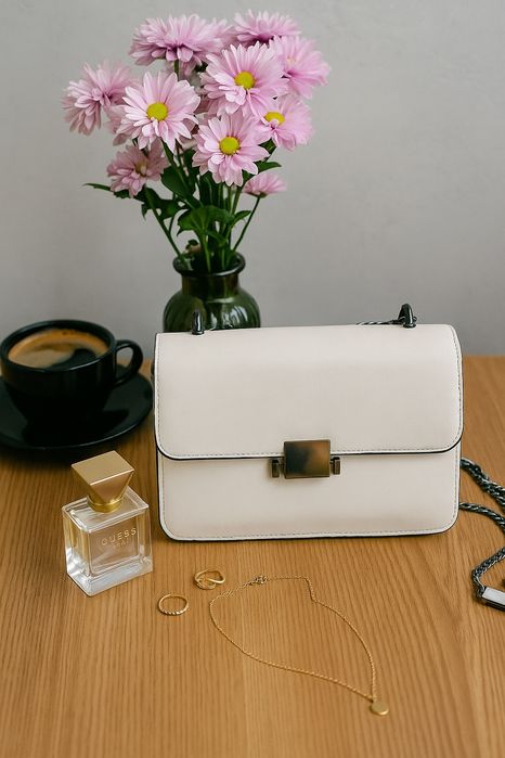 сумка молочного кольору