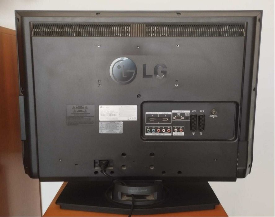TV LG 26LC41 - 26 polegadas (Com 2x HDMI)