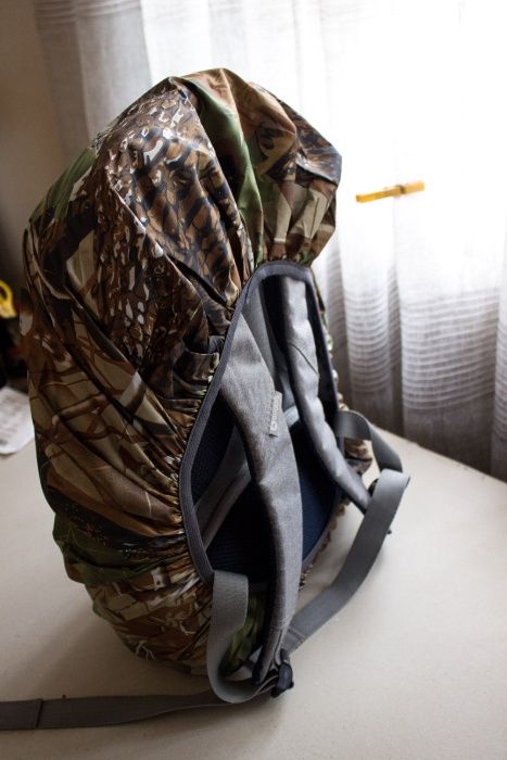 Capa de mochila impermeável à prova de agua militar reversível