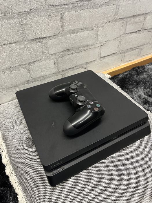 Playstation 4 Preta 860GB, Comando PS4