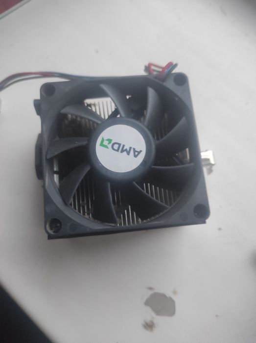 Продам AMD за 200