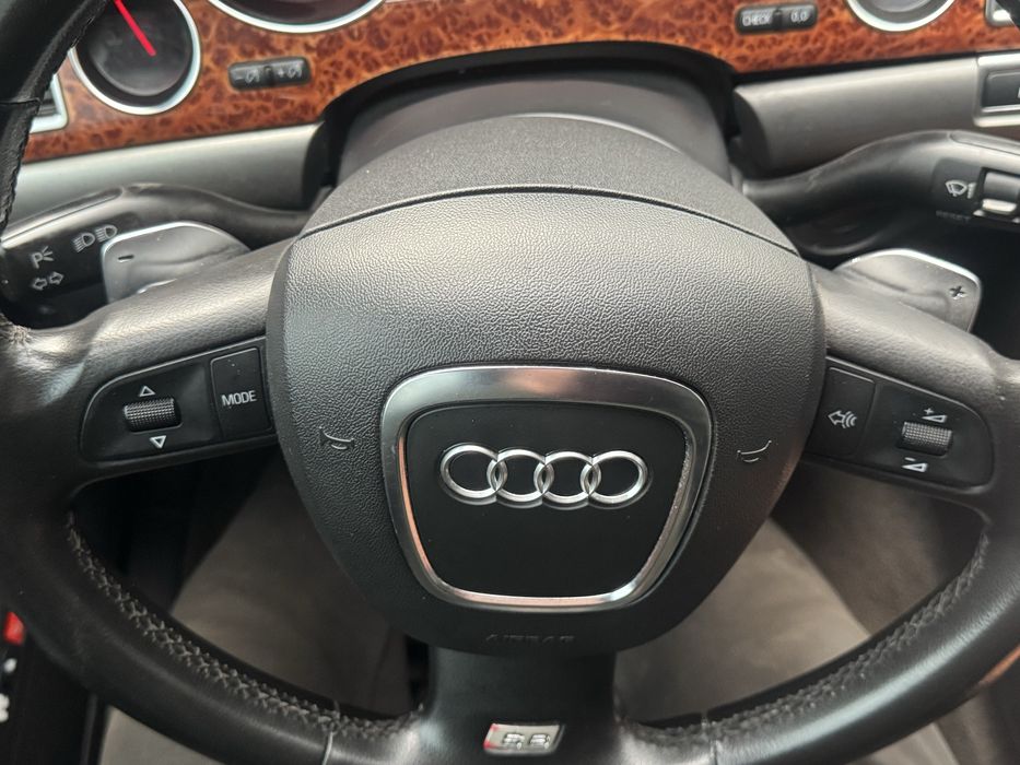 продам AUDI A8S8 4.2