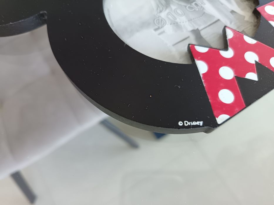 Quadro de foto Minnie "Disney". 
Diâmetro 10cm. 
(ver os outros artigos).
