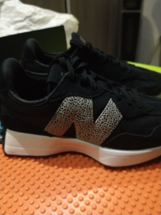 New Balance animal 327 .Nowe 36.5 rozm 23 cm