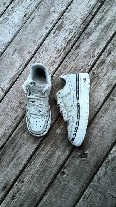 NIke кросівки (23.5 см устілка) Кросівки найк. Стильні шкіряні кросівк