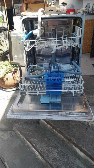 Посудомийні машина Indesit