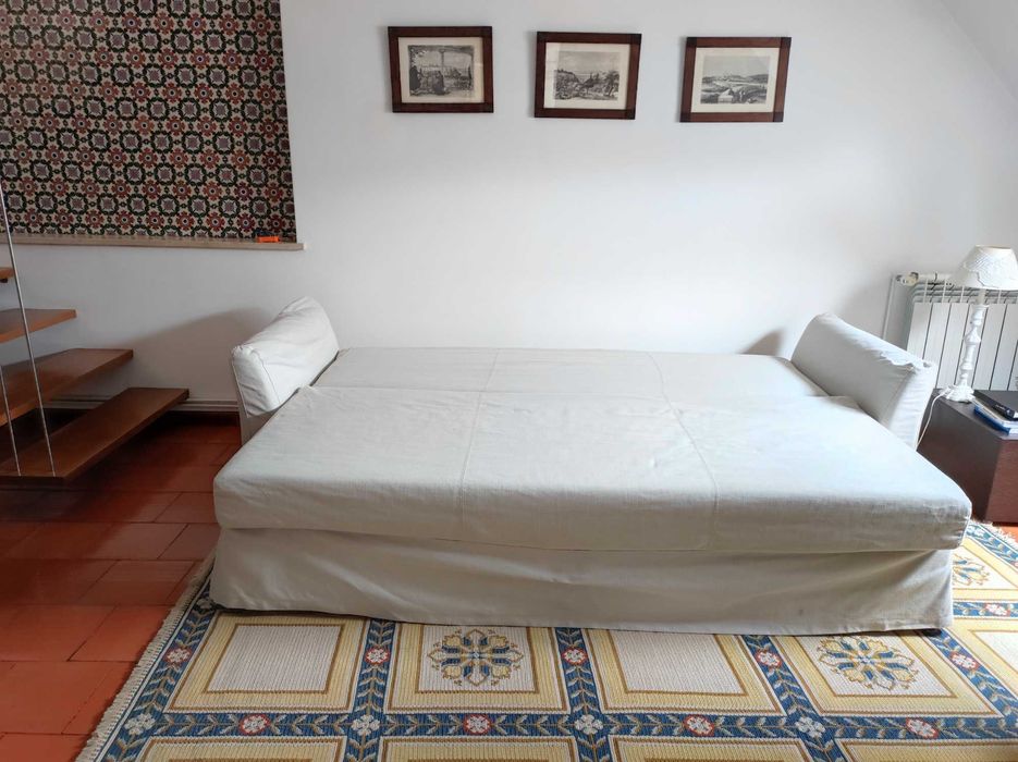 IKEA HOLMSUND - Sofá-cama de 3 lugares com arrumação. Vendo sofá-cama IKEA HOLMSUND em excelente estado, com muito pouco uso. 230 cm por 99 cm.