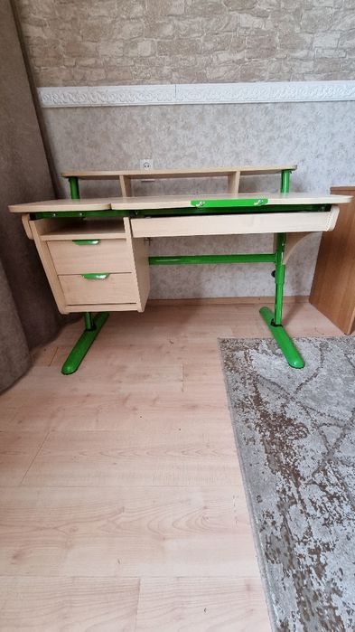 Стіл парта Pondi з регулюванням висоти