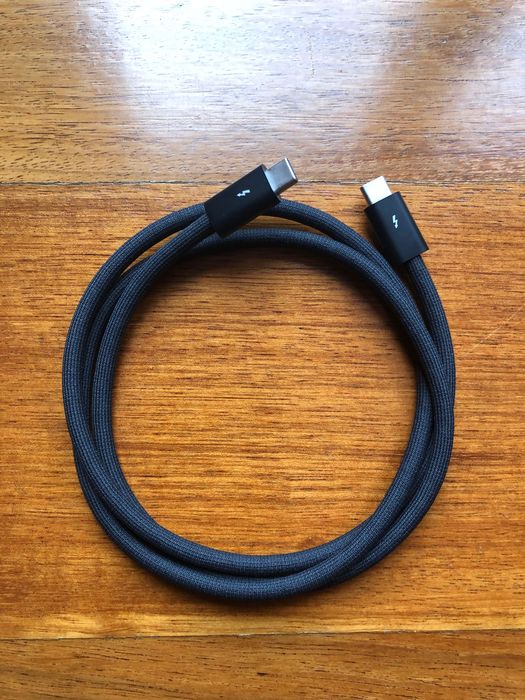 Apple Thunderbolt 464584889750275121